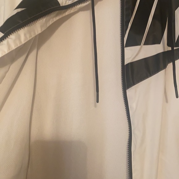Nike mens windbreaker - Picture 3 of 5